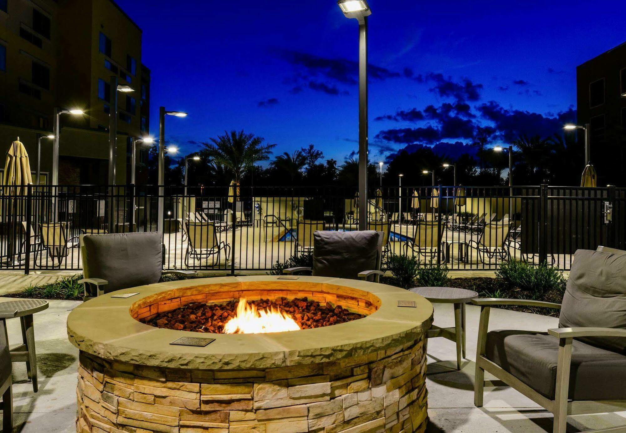Courtyard Lake Charles Exterior foto